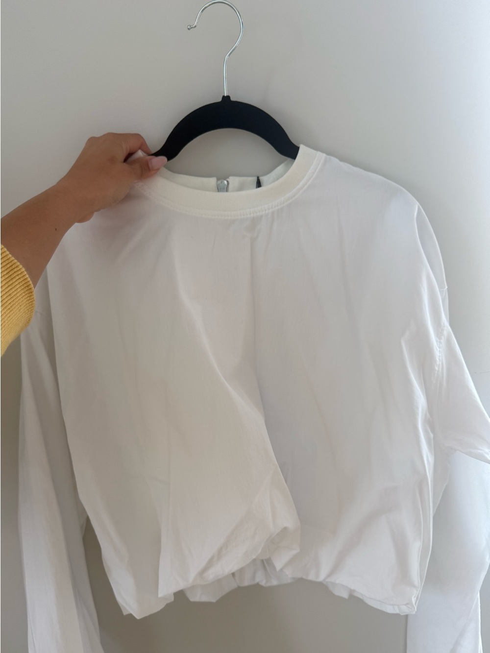 Zara White Long-Sleeve Cropped Sweatshirt